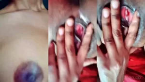 Beautiful Girl Showing Her Small Boobs Pussy