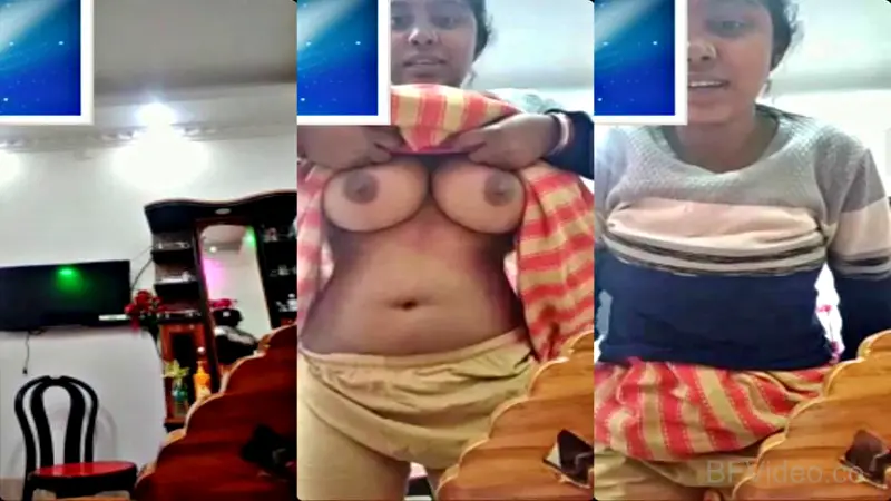 Desi Bhabhi Sex Chat Showing Melons And Pussy