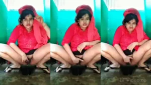 Desi Muslim Girl Fingering Pussy In Toilet