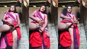 Horny Dehati Bhabhi Dildoing Pussy On Selfie Cam