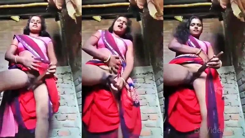 Horny Dehati Bhabhi Dildoing Pussy On Selfie Cam