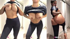 High Ass Babe Showing Her Nudes