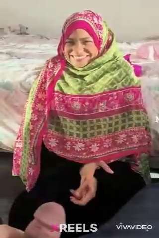 Cock Hungry Paki Wife Like To Suck Husband Dick Everyday