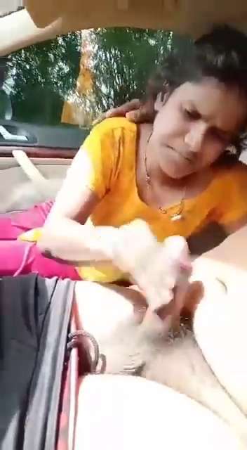 Marathi Randi Giving Blowjob Inside Car