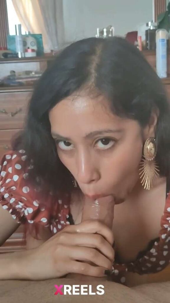 Thumbnail No 4 from NRI Desi Wife Sucking Her Lover And Making Him Cum.