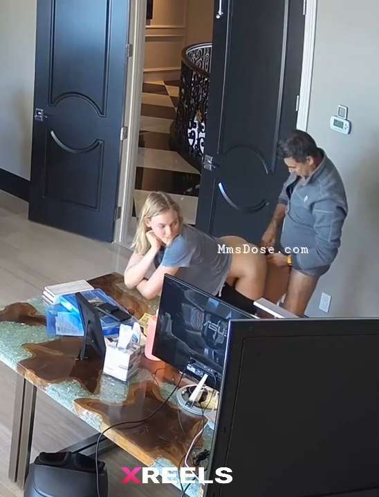 Sexy Secretary Quick Fucking With Manager In Office