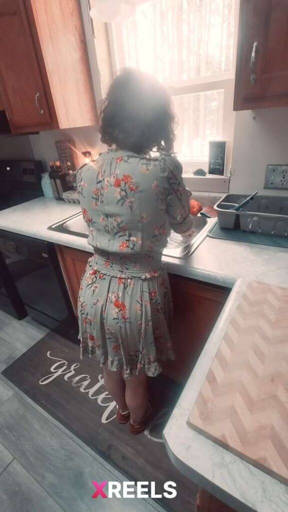 Thumbnail No 1 from Sexy Wife Quick Fucking In Kitchen.