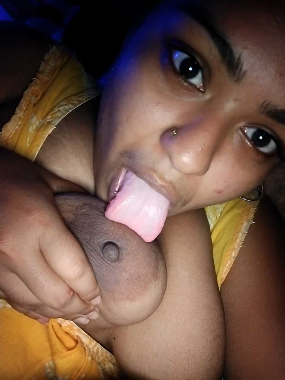 Bengali Girl Licking Boobs At Night Viral MMS - Thumbnail 4