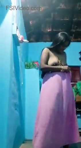 Dehati Mallu Aunty Going Nude On Camera - Thumbnail 2