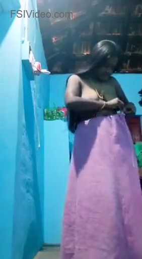 Dehati Mallu Aunty Going Nude On Camera - Thumbnail 6