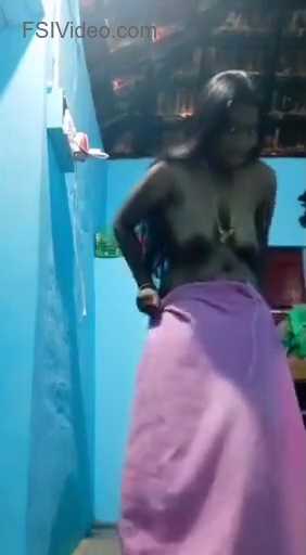 Dehati Mallu Aunty Going Nude On Camera - Thumbnail 7
