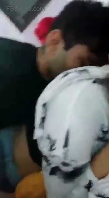 Desi Viral MMS Of A Cute Girl With Her Bf - Thumbnail 2