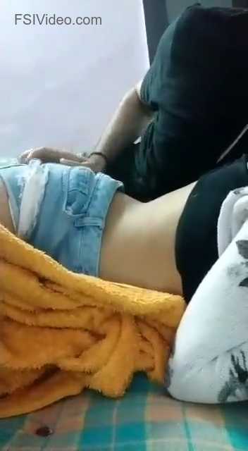 Desi Viral MMS Of A Cute Girl With Her Bf - Thumbnail 5