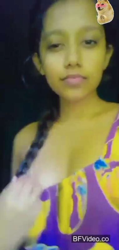 Thumbnail No 1 from 19yo Srilankan Sex Teen Playing With Her Boobs Video.