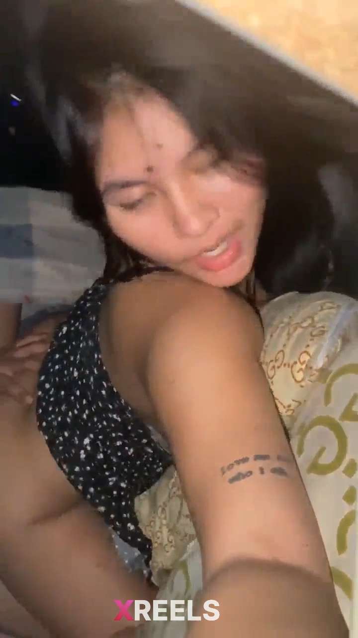 Amateur Couple Recording Their Backshots