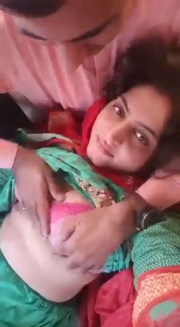 Amateur Indian Car Sex MMS Video