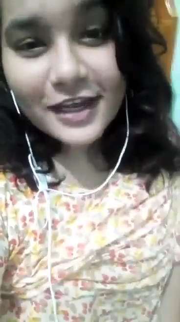 Bangladeshi Chubby Girl Shiowing Boonies