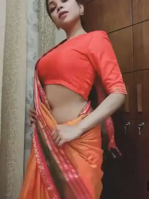 Beautiful Bengali Girl Saree Striptease Show