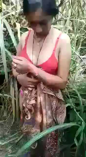 Beautiful Dehati Girl Sex With Her Boyfriend Outdoor