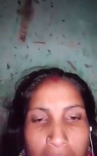 Bengali Housewife Showing Her Hungry Pussy Hole