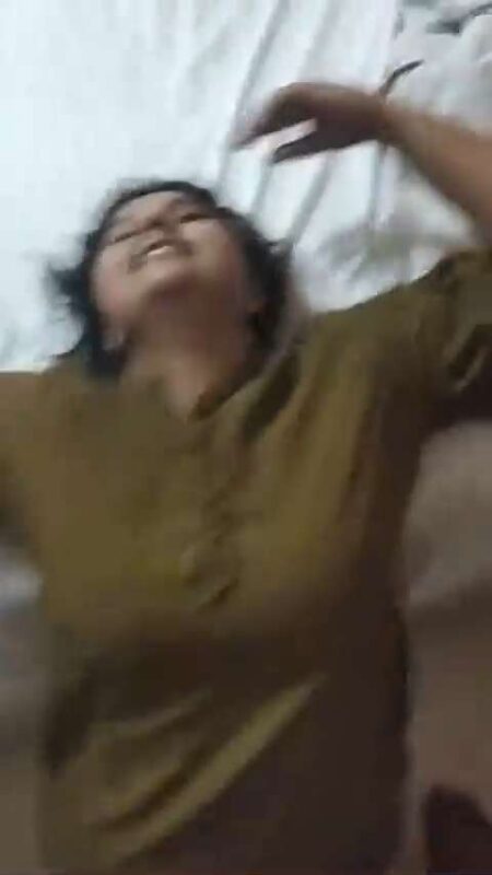 Thumbnail No 6 from Busty Indian Girl Blowjob To Manager In Hotel Video.