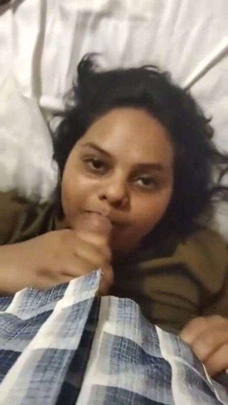 Thumbnail No 8 from Busty Indian Girl Blowjob To Manager In Hotel Video.