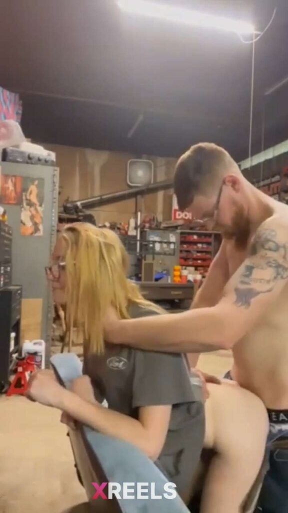 Thumbnail No 3 from Cashier Of Super Market Having Fuck With Hot Sexy Customer.