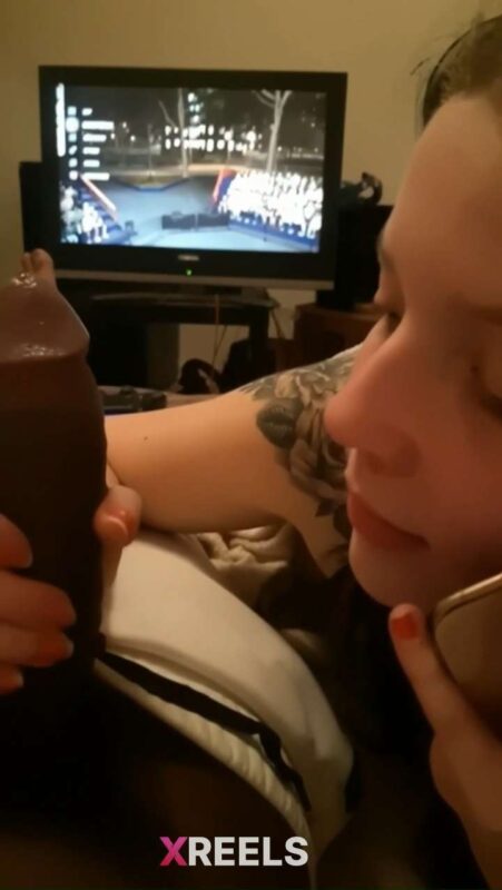 Thumbnail No 2 from Cheater Sucking Black Cock While Boyfriend On The Call.
