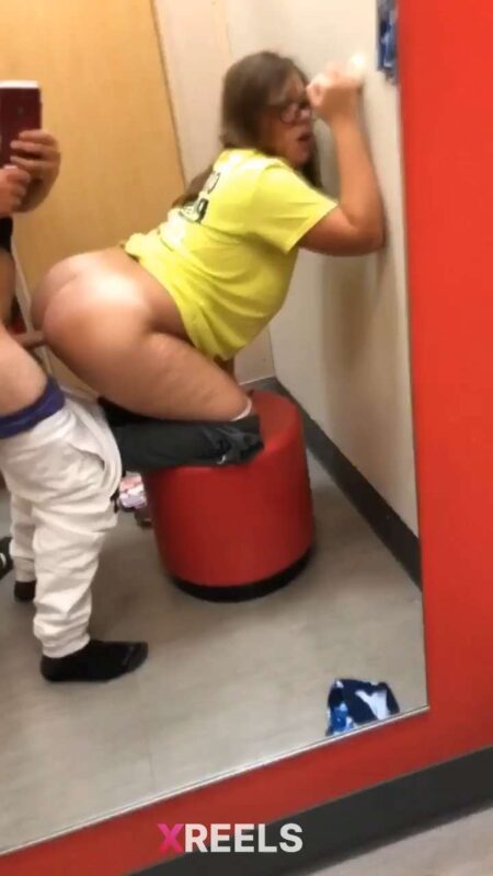 Thumbnail No 11 from Clothing Store Lady Fucking In The Changing Room 2.