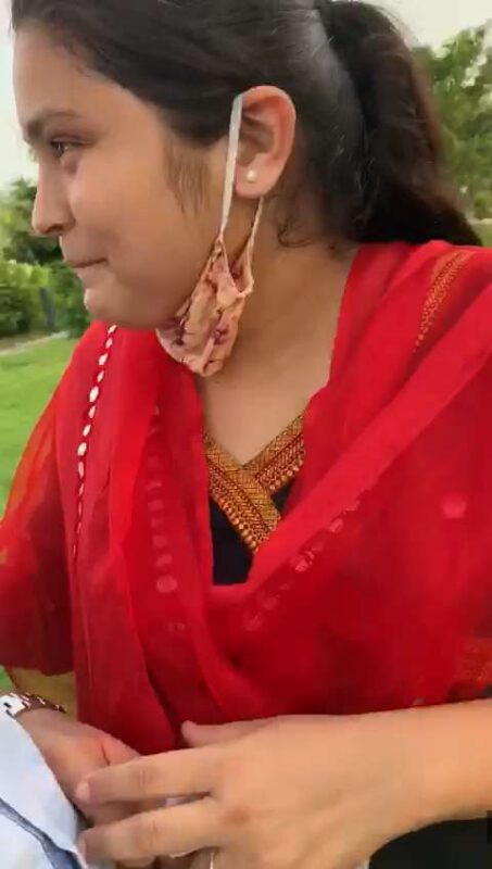 Thumbnail No 1 from Daredevil Bhabhi Giving Blowjob In Park Video.