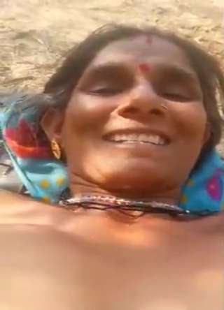 Dehati Mature Pussy Fucking Outdoors Video