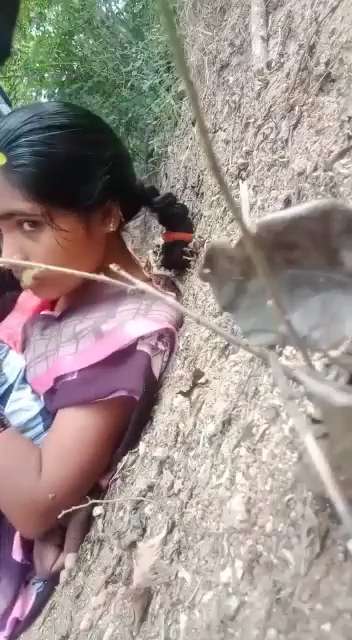 Desi Bhabhi Outdoor Fucking MMS