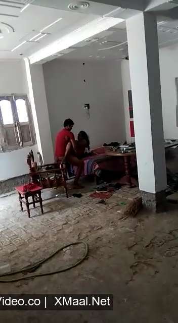 Desi Slut XXX Sex With Young Guys