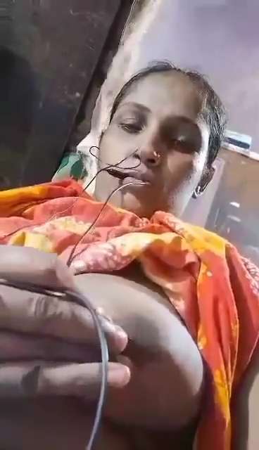 Dirty Talking Bhabhi Showing Big Boobs And Pussy