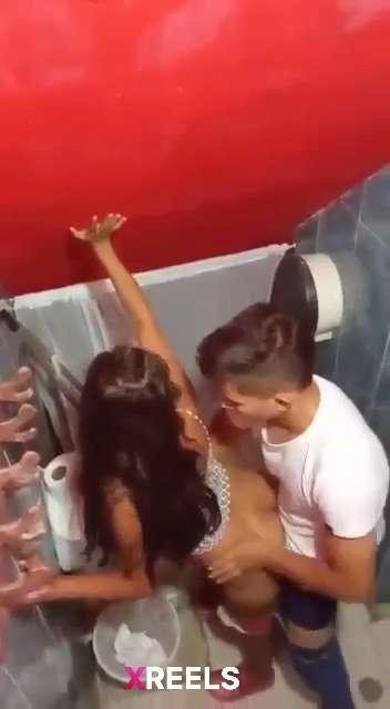 Friends Secretly Recording While Guy Fucking Girlfriend In The Toilet