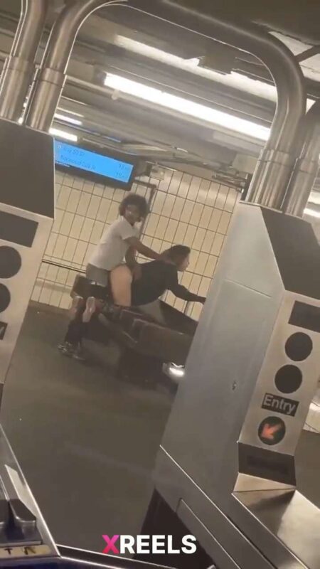 Thumbnail No 3 from Fucking On Station.