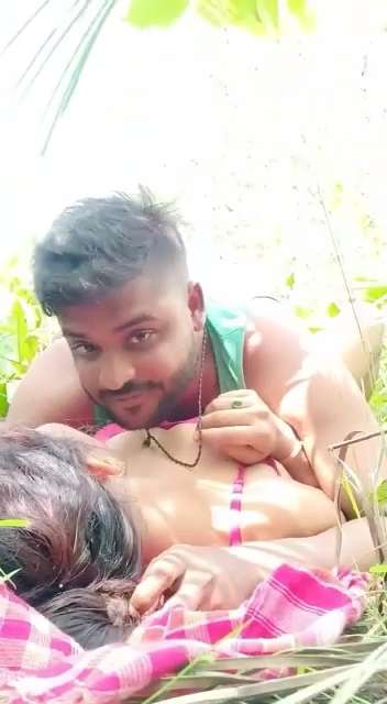 Gorgeous Bengali Village Girl Outdoor Sex With Her Boyfriend