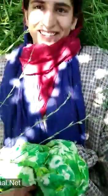 Gorgeous Kashmiri Girl Outdoor Sex MMS
