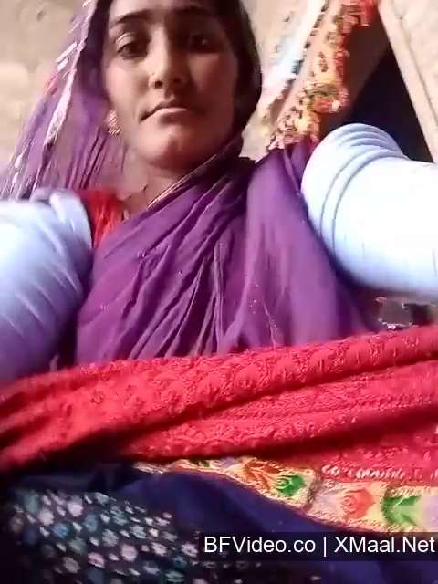 Hairy Pussy Showing Xxx Desi Village Bhabhi