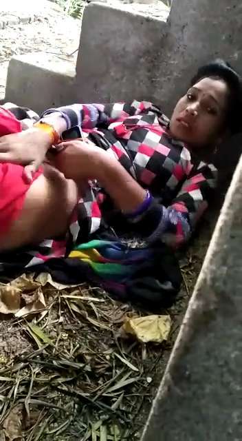 Hardcore Pussy Fucking Outdoors Video Got Leaked Online