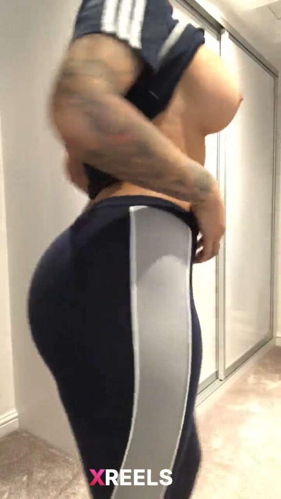 Thumbnail No 7 from High Ass Babe Showing Her Nudes.