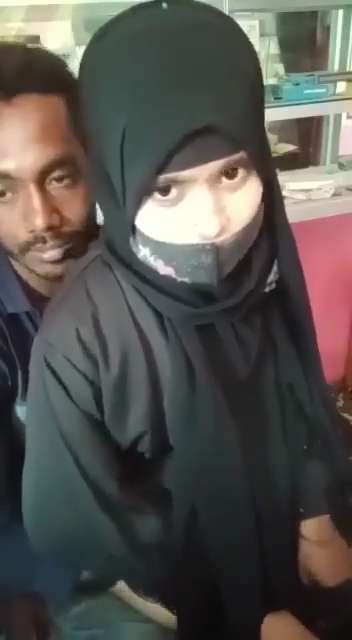 Hijabi Girl Riding Dick In Photo Studio Sex MMS