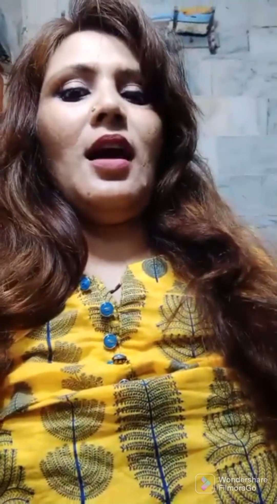 Horny Indian Bhabhi Shows Big Boobs And Pussy