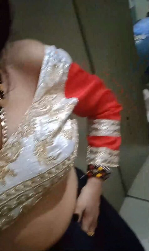 Thumbnail No 3 from Horny Mature Bhabhi Viral Desi Fingering In Nude Video.