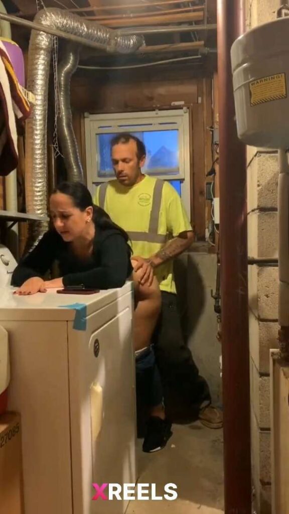 Thumbnail No 6 from Hot Milf Fucked By Construction Guy.