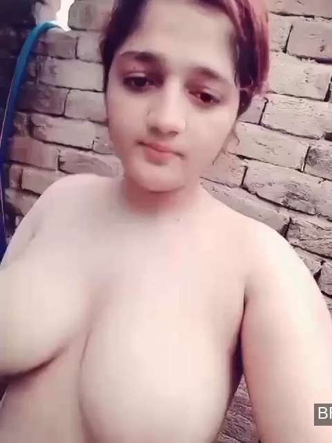 Huge Boobs Village Girl Nude Posing Before Bath