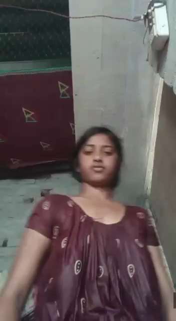 Indian Cute Girl Boobs Show During Dress Change