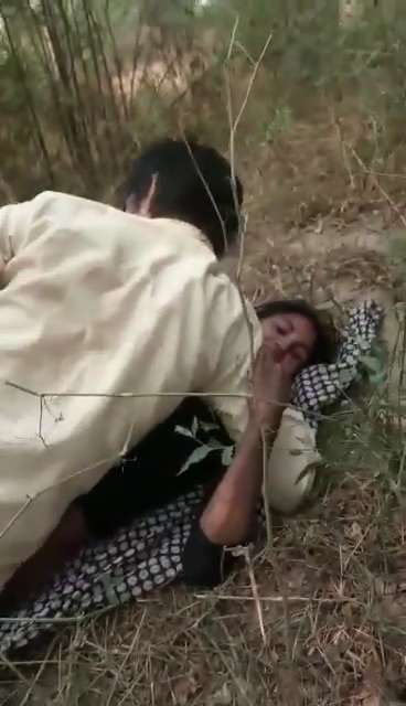 Indian Gypsy Girl Sex With Car Driver And His Friend