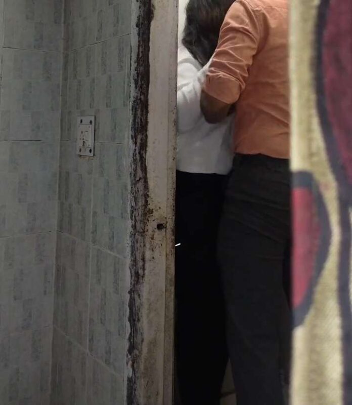 Thumbnail No 4 from Indian Hidden Sex Video Of Girl Giving Blowjob Video.