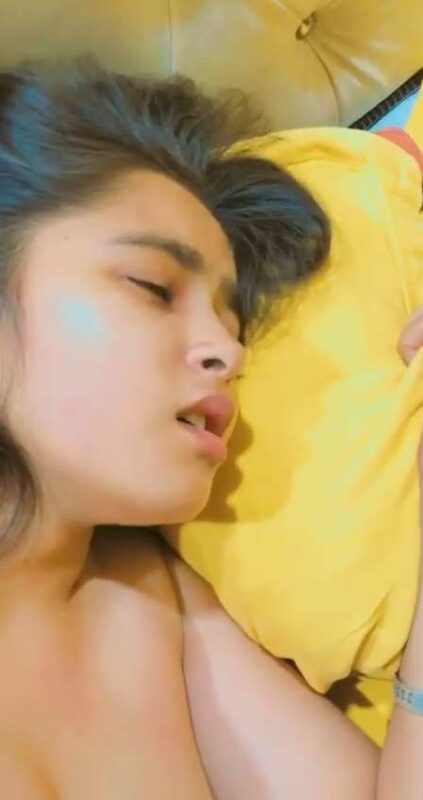 Thumbnail No 4 from Indian Village Xxx Girl Blowjob And Viral Fuck Video.